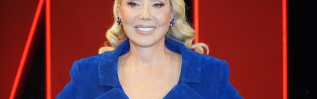 Lepa Brena proslavila 65. rođendan: Podelila fotku iz porodične vile i svi gledaju u DETALJE NA TORTI (FOTO)