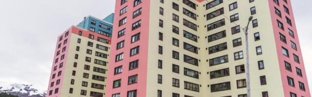 U ovom gradu svi stanovnici žive u jednoj zgradi: Ima 196 stanova, svuda idu liftom, mesecima ne izaze napolje