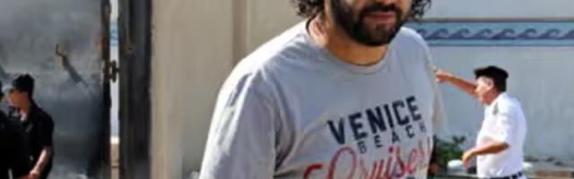 Активиста Ала Абд ел-Фатах стигао у Британију након пуштања из египатског затвора