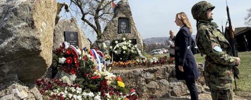 "NA OVOM MESTU U BEOGRADU PALA JE PRVA BOMBA 24. MARTA PRE 27 GODINA" U NATO agresiji bombardovano nebrojeno puta, tu su živote dali Vlastimir i Vladimir (FOTO)