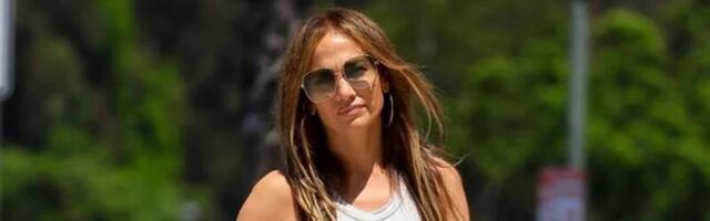 Dženifer Lopez pokazala neobične patike koje ćemo svi želeti da nosimo ove jeseni