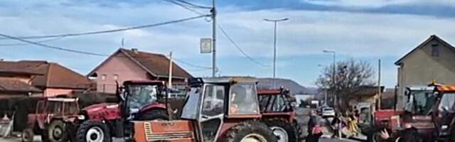 Poljoprivrednici i proizvođači mleka koji blokiraju Ibarsku magistralu danas na sastanku u Vladi Srbije