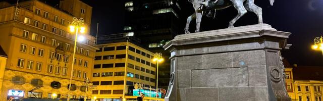 Neočekivan gost zaspao na balkonu zgrade u komšiluku: Stigle nadležne službe, kruže nestvarne fotografije