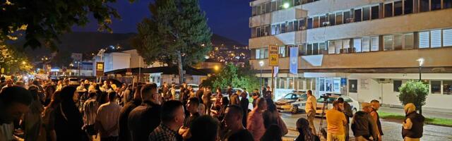 Šestoro privedenih zbog incidenata ispred Univerziteta, građani traže odgovore