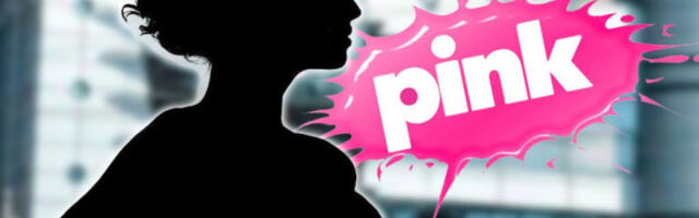 PINKOVA VODITELJKA U NESNOSNIM BOLOVIMA: Usnimila se sa ZATVORENIM OKOM - ovo će vas NAJEŽITI! (GALERIJA)