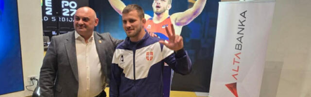 OVA GODINA NIJE MOGLA DA SE ZAVRŠI LEPŠE Komarov najbolji rvač Srbije i sveta uz poruku: Hoću medalju u Los Anđelesu (VIDEO)