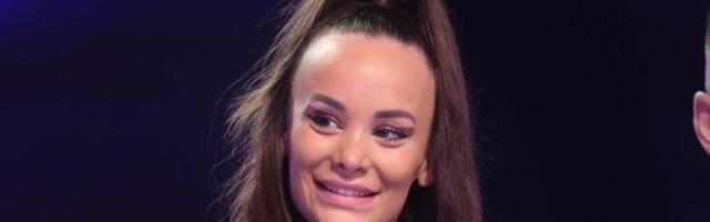 Rijaliti učesnica zgrozila naciju: Zavukla ruku gde ne treba i šokirala aljkavošću (VIDEO)