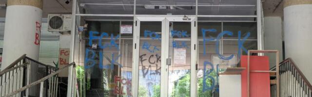 Uvredljive poruke na zgradi Hemijskog fakulteta: Ko je bio meta i imali to veze sa cepanjem banera na Medicinskom?
