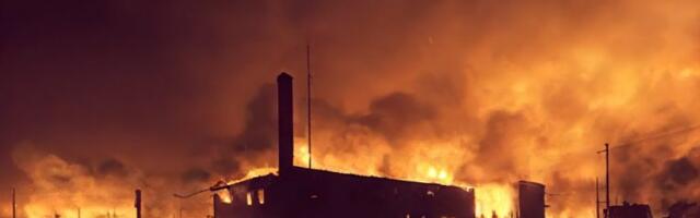 JEZIVA EKSPLOZIJA U FABRICI VATROMETA! Silovita DETONACIJA razbijala prozore i tresla kuće, građani u panici mislili da je počelo BOMBARDOVANJE - snimci su STRAŠNI! (VIDEO)