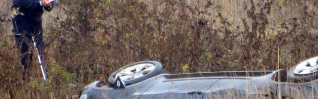 BMW-OM DIREKTNO U KAMION! Vozač automobila teško povređen u nesreći kod Bujanovca!