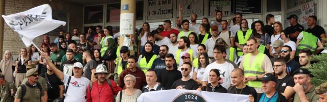 Policija se povukla, studenti ušli na Državni univerzitet