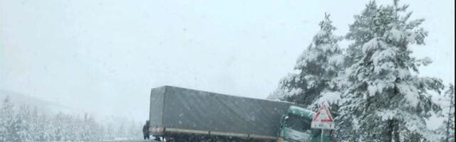 Ne krećite na put sa letnjim gumama!