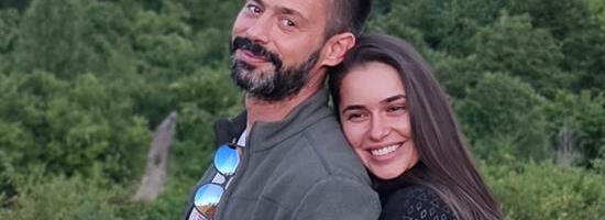 Milan Vasić pokazao deo svog skromnog doma: Glumac objavio video, u svakom kutku ikone i figure manastira (FOTO)