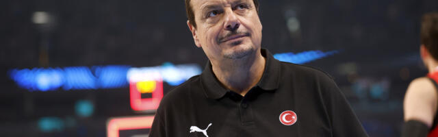 Ataman gestom oduševio navijače Partizana i Zvezde: Govorio i o ostavci Željka Obradovića