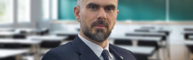 BESPLATNI UDŽBENICI ZA SVE NOVOSADSKE OSNOVCE: Žarko Mićin saopštio lepe vesti!