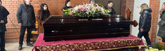 SCENA OD KOJE SUZE SAME KREĆU: Pogledajte sa čim će Milorad Kosanović leći na večni počinak! (VIDEO)