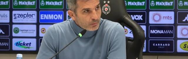 Fudbaleri Partizana izašli u duksevima "grobari"; Stojaković samouveren: Mi smo već na Marakani i idemo na pobedu! /VIDEO/