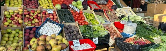 PASULJ 400, ZELENA SALATA 50! Evo kolike su cene na pijaci u Čačku, povrće najtraženije zbog posta (FOTO)