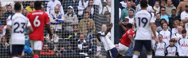 "PEVCI" NA PRAGU POJAČANJA: Totenhem u poodmaklim pregovorima sa Robertsonom