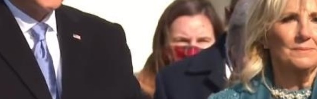 Priča se o ogromnoj Bibliji nad kojom se Bajden zakleo, evo zašto ju je odabrao!