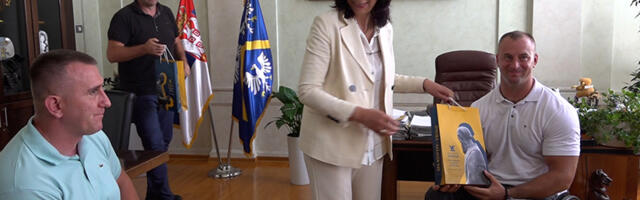 Prijem za Nebojšu Đurića u kabinetu gradonačelnice (VIDEO)