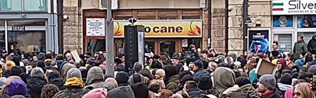 Gradski funkcioneri SNS komentarisali današnji protest i incidente ispred prostorija stranke