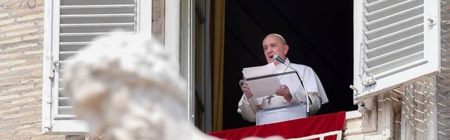 Papa podržao istopolnu zajednicu suprotno doktrini crkve