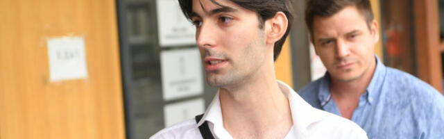 Student Luka Stevanović dobio poklon podrške od članova Viber grupe „Protest 2025“