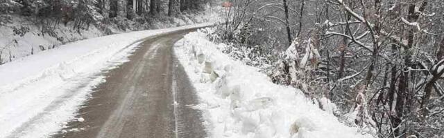 Zimska vožnja: Kako održati kontrolu i izbeći nezgode na klizavom putu
