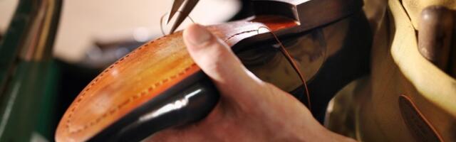 Super IDEJA: Ogrebotine na kožnoj obući rešila je genijalnim trikom (VIDEO)