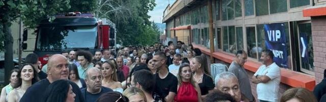 Reka ljudi ispred hale: Ogromna navala za Cecin koncert u Zaječaru, ona se oglasila pred početak i poručila...