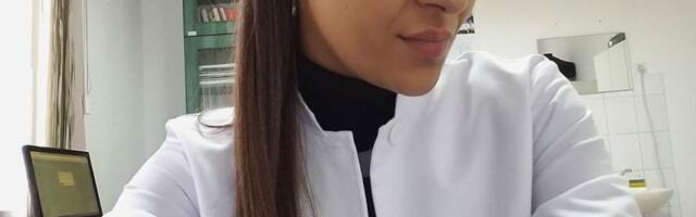 NEKADA POZNATA PEVAČICA DANAS RADI KAO DOKTORKA! Svi mislili da će postati zvezda, a ona odustala od pevanja, rodila dvoje dece i danas ovako izgleda (FOTO)