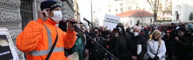 Protest u Beogradu zbog novih mera koje je uveo Krizni štab