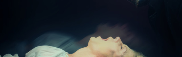 Šta je paraliza sna i kako nastaje gušenje ili nemogućnost pomeranja tela pri buđenju?