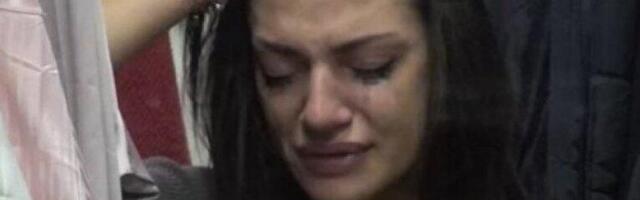 UZNEMIRUJUĆE IZDANJE TARE SIMOV: Bolest uzela maha, ne može da drži DETE U RUKAMA! ŠOK! (FOTO)