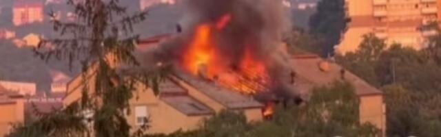 Veliki požar u Beogradu, goreo krov zgrade (VIDEO)
