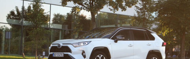 TEST: Toyota RAV4 Plug-In Hybrid Style