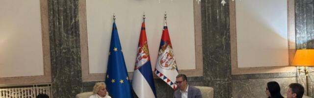 SASTANAK U PREDSEDNIŠTVU: Vučić sa predstavnicima gradske uprave opštine Obrenovac (VIDEO)