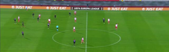 Arnautović se povredio! Jedva je napustio teren jedan od najboljih igrača Zvezde!