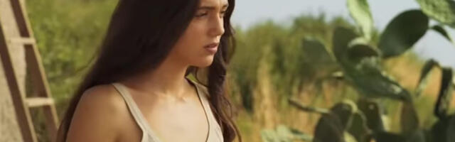 Njen svet je negde između čudovišta i potopljenih statua: Stigao je u bioskope film o Arsi koja živi na ostrvu (VIDEO)