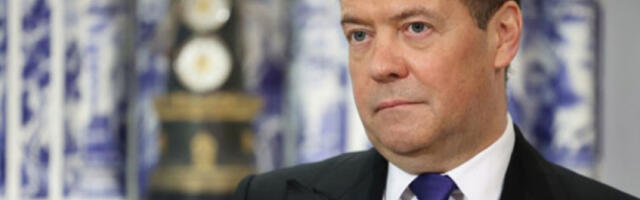 Медведев: Трампове акције против Венецуеле су незаконите, али доследне