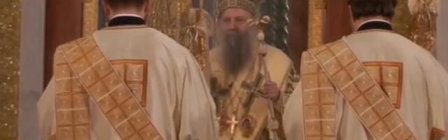 BOŽIĆNE LITURGIJE U SVETINJAMA ŠIROM SRBIJE: Najradosniji hrišćanski praznik najavila crkvena zvona (FOTO)