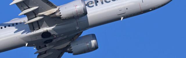 Putnički avion pogođen iz vatrenog oružja: Boing 737 sleteo u Majami sa rupama na krilu