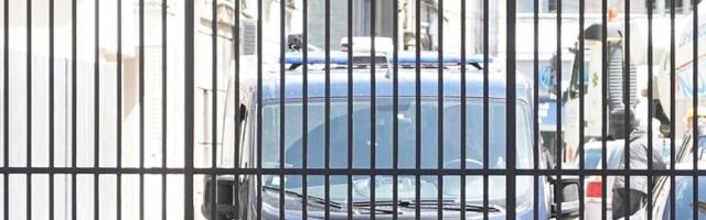 Uhapšen piroman: Zapalio dva automobila - vatra zahvatila i kuću