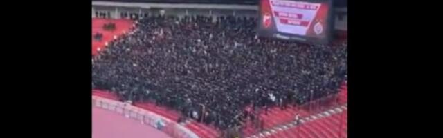 Marakana se orila: "Grobari" pred večiti derbi vređali Vučića (VIDEO)