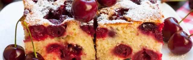 Otkrivamo recept za brzi posni kolač sa višnjama: Bez miksera, mleka i jaja, a neverovatno sočan
