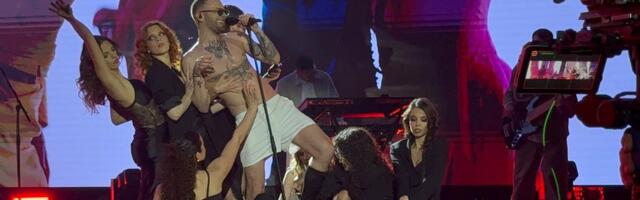 Žene "rastrgle" Vladana Savića, ostao samo u gaćama na sceni! Ceo Sava centar u neverici zbog prizora