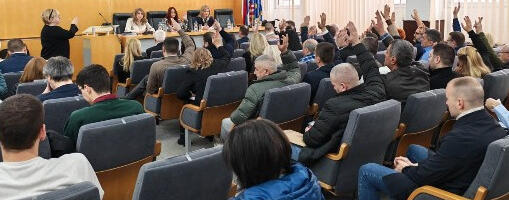 Звездара усвојила ребаланс буџета, 10 милиона динара за вртиће