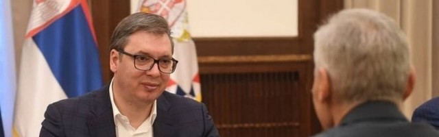 Vučić zahvalio Harčenku za novih 100.000 vakcina! /Foto/