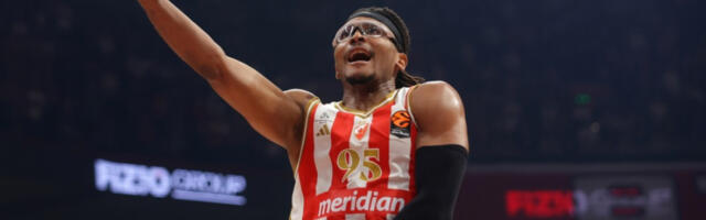 Oglasio se Moneke: Obratio se navijačima i pomenuo Svetog Nikolu (VIDEO)